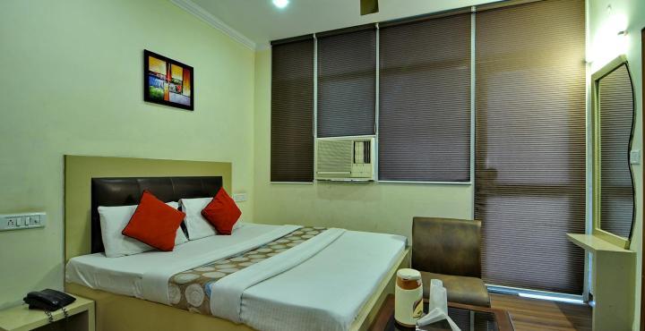 Oyo Royal Brooks Chandigarh