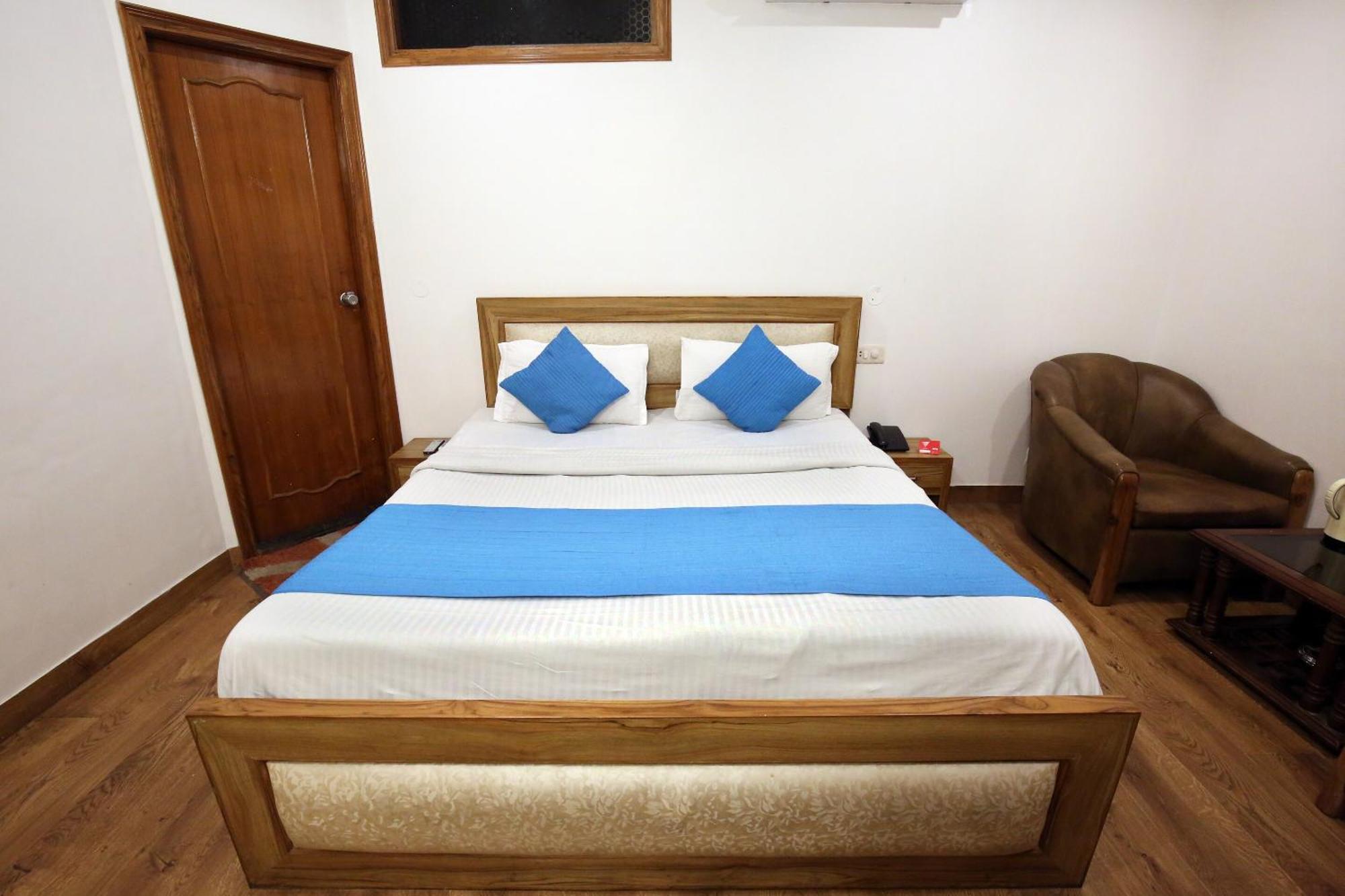 Oyo Royal Brooks 3*