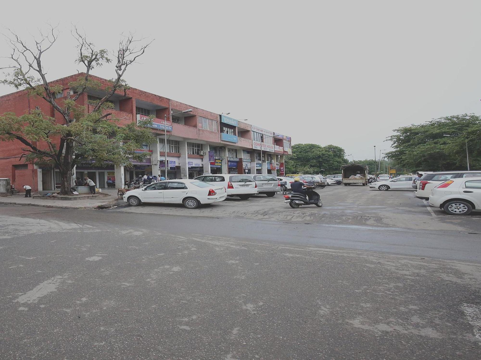 Oyo Royal Brooks Hotel Chandigarh